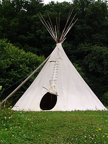 220px-Tipi_bij_daglicht
