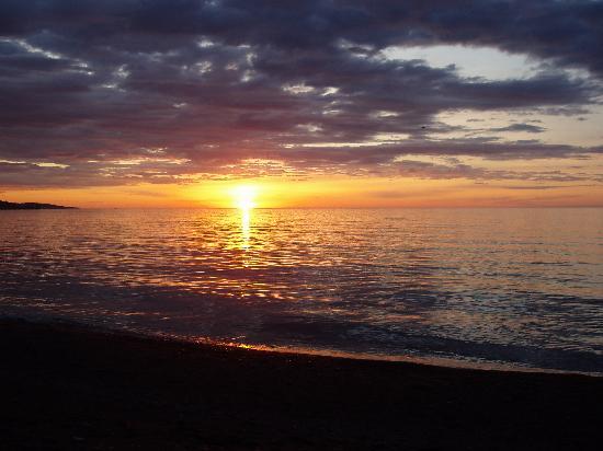 sunrise-over-lake-superior