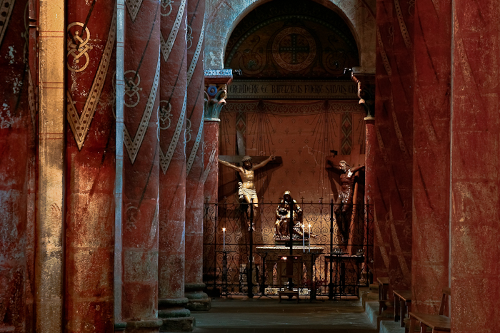 Basilique Saint Austremoine, Issoire (Puy-de-Dôme) Photo by PJ McKey