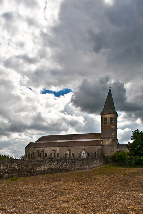 Église Saint-Révérien, Saint-Révérien (Nièvre) Photo by PJ McKey
