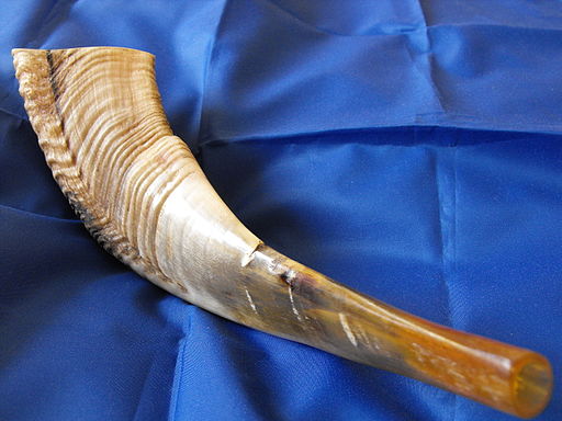 512px-Frank-oil-shofar_(14088680963)