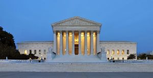 512px-Panorama_of_United_States_Supreme_Court_Building_at_Dusk